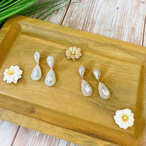 Gold Tone Bridal Teardrops Statement Crystal Dangle Earrings - Picture 5 of 7